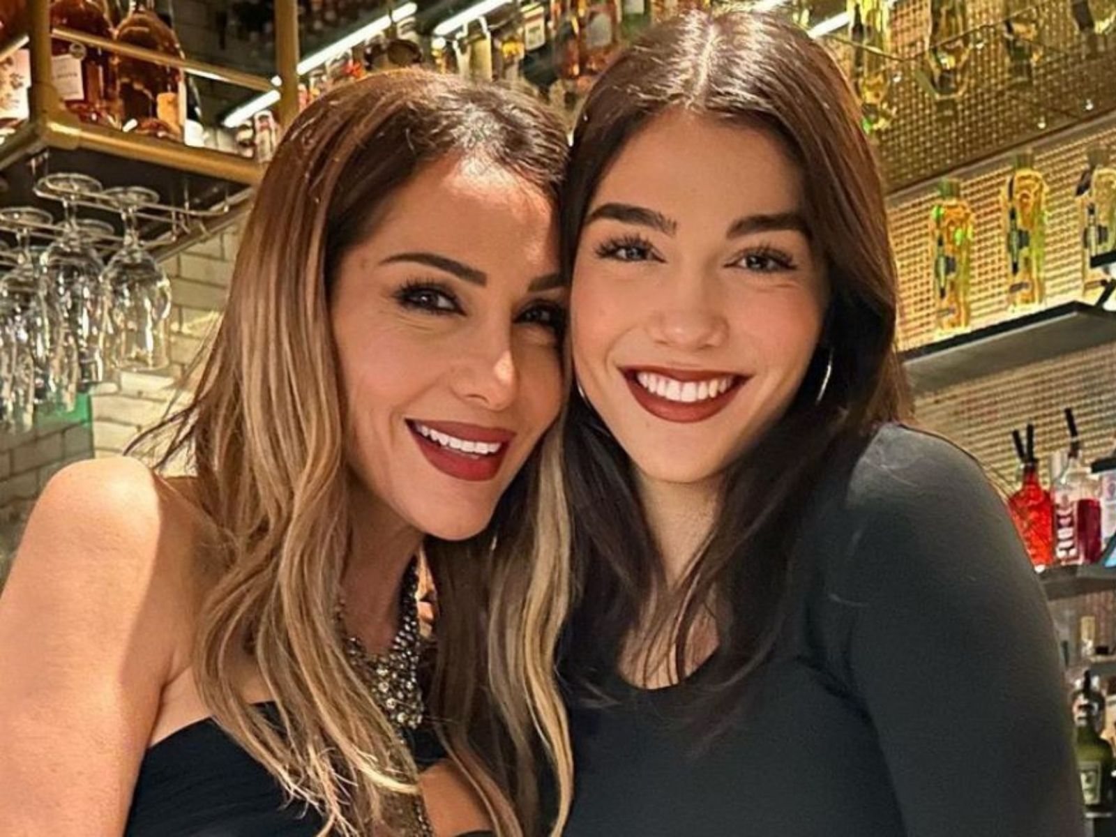 “Πολύ καλύτερη από την Βανδή” – Η Μελίνα Νικολαΐδη τραγουδάει στο TikTok και ο κόσμος σοκάρεται με τη φωνή της