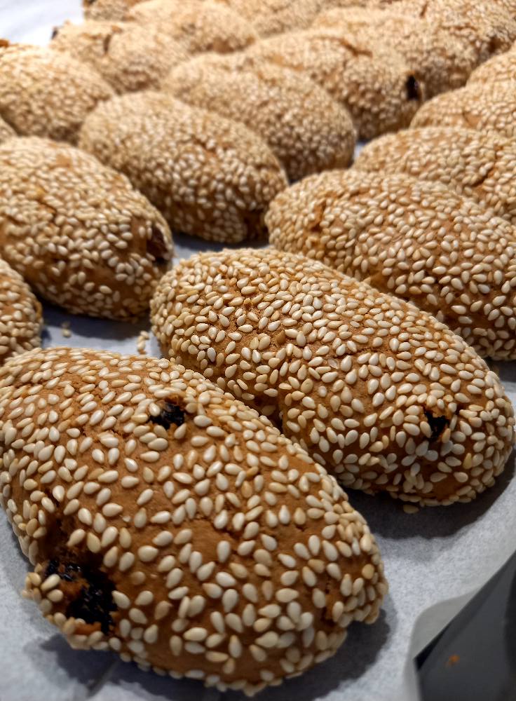 Σαρακοστιανά-κουλουράκια-με σταφίδες-και καρύδια-συνταγή-