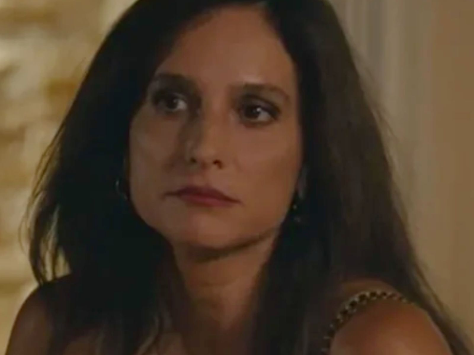 Ο Τιμωρός: Η Έλλη εγκαταλείπει τον Αλέξη και τρέχει στην αγκαλιά του Μάρκου