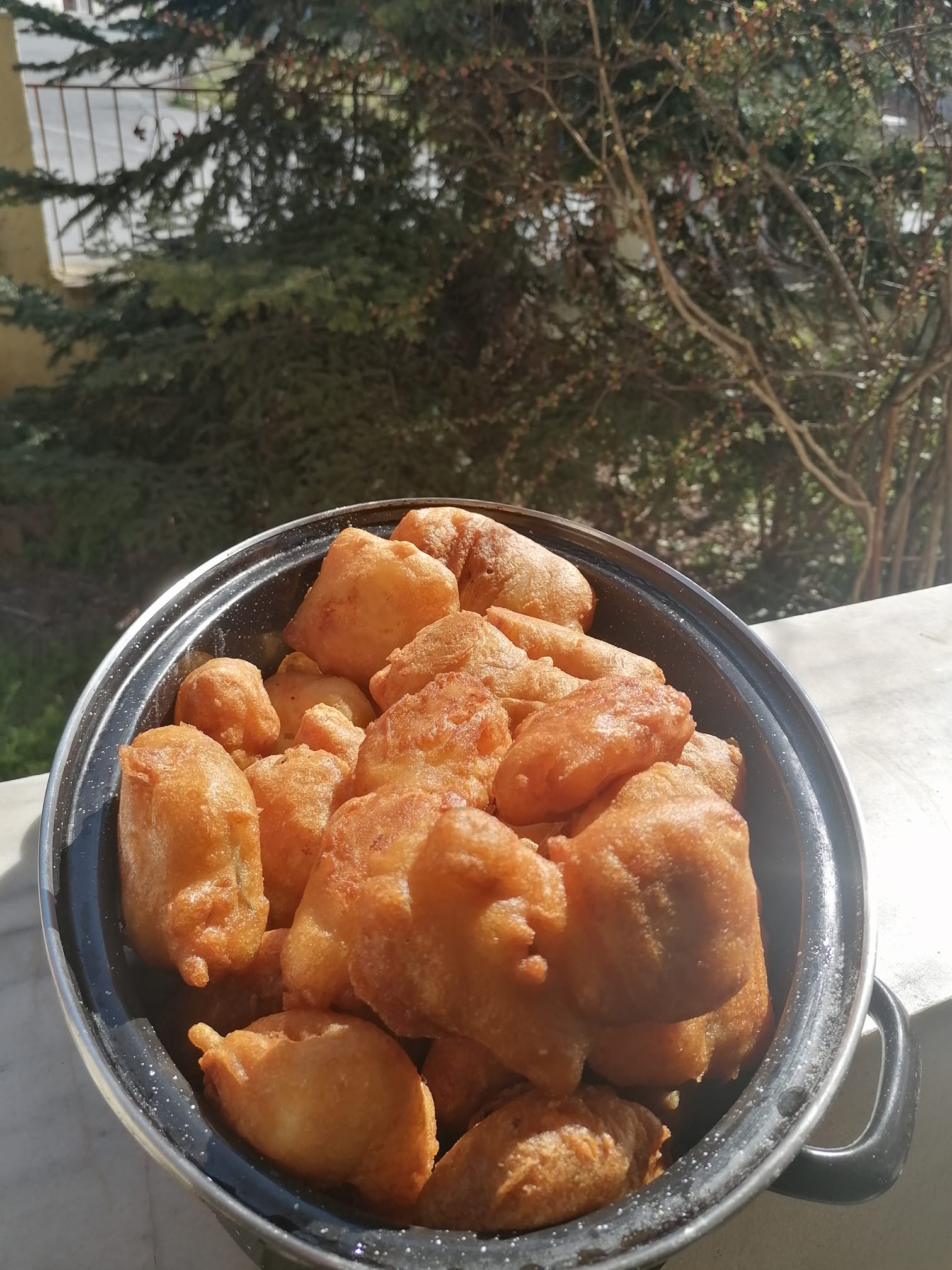 Το απόλυτο κόλπο για να μη διαλυθεί το κουρκούτι στο τηγάνι και να μη κολλάει – Η Καλύτερη συνταγή για κουρκούτι με μπίρα