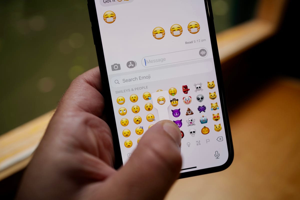 Τα τρομακτικά μηνύματα πίσω απο τα αθώα emoji – Τα κωδικοποιημένα μηνύματα των Εφήβων
