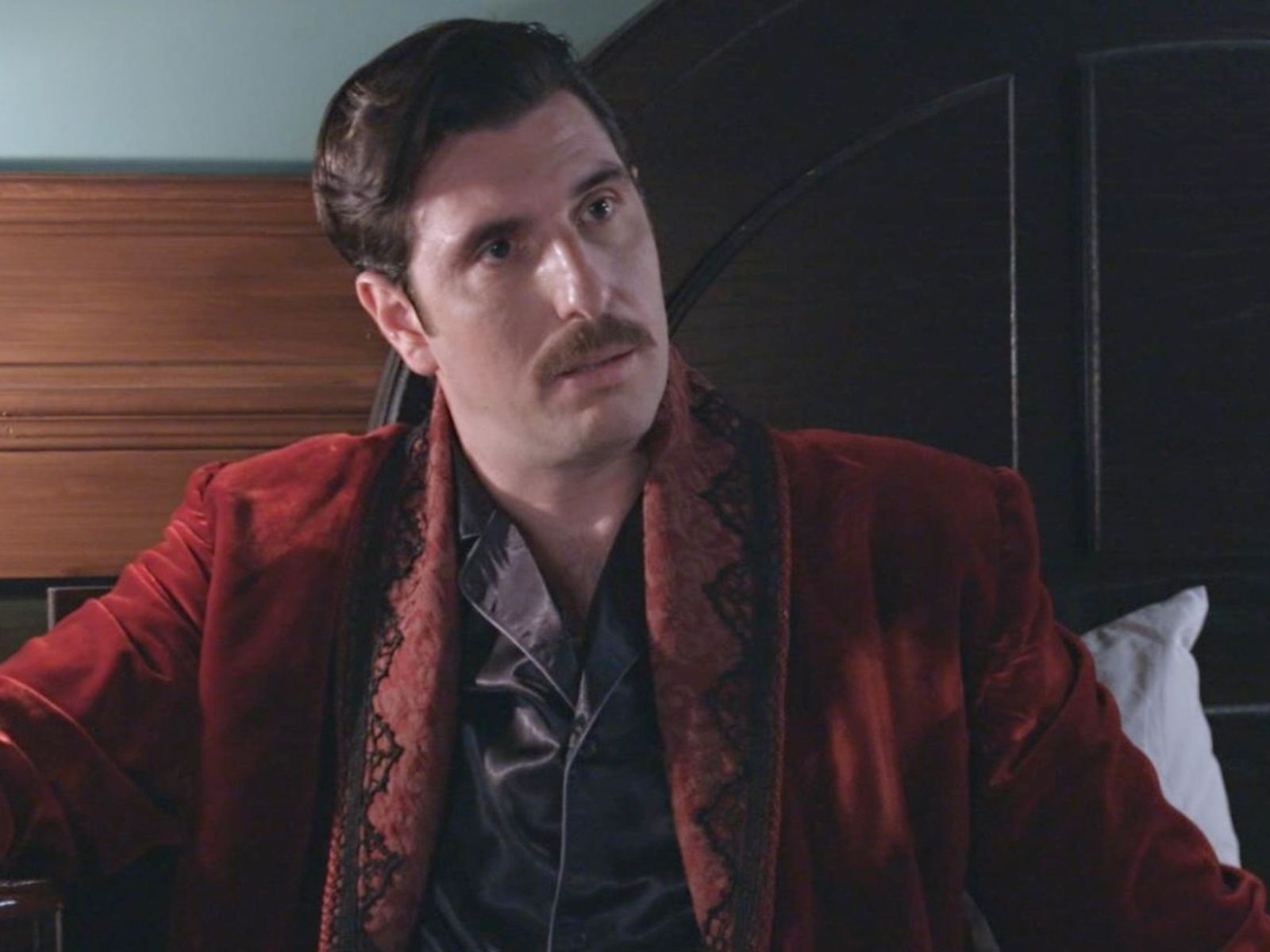 Grand Hotel : Ο Εραστής της πρώην γυναίκας του Ρήγα έρχεται με σκοπό να πάρει εκδίκηση για την δολοφονία της