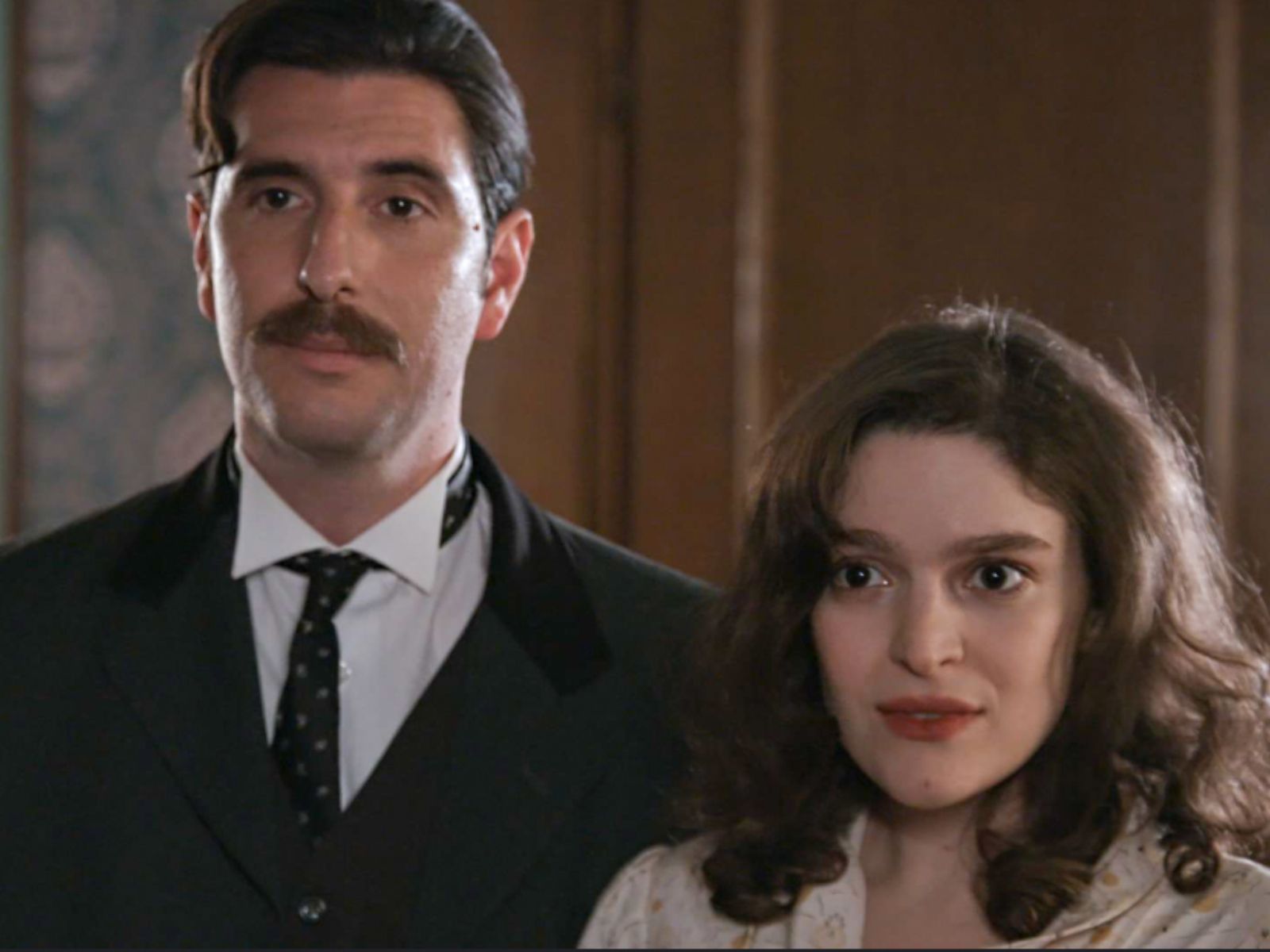 Grand Hotel: Ο Ρήγας επιχειρεί να σκοτώσει την Αλίκη