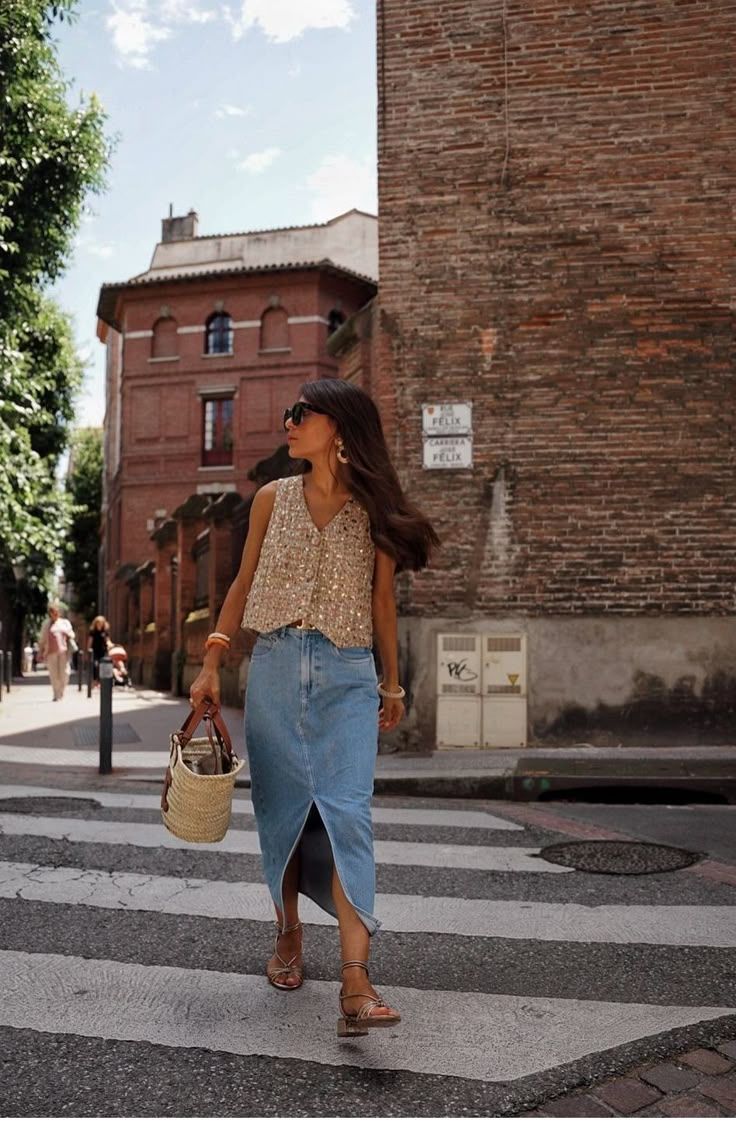 Αλλάξτε στιλ τον Απρίλιο 2025: 13+1 ιδέες για μοντέρνα outfits που θα ανανεώσουν το στιλ σας με τα top trends της σεζόν