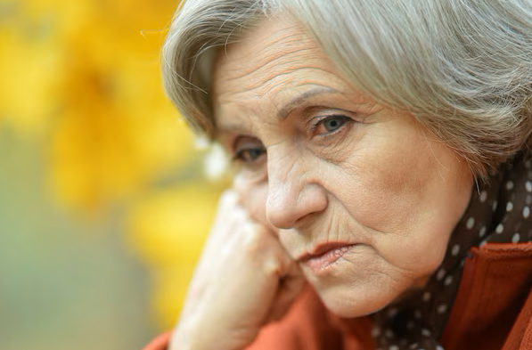 Ο άντρας μου κανόνισε επαγγελματικό ταξίδι το Μεγάλο Σάββατο και την Κυριακή του Πάσχα – Υποψιάζομαι ότι με απατάει