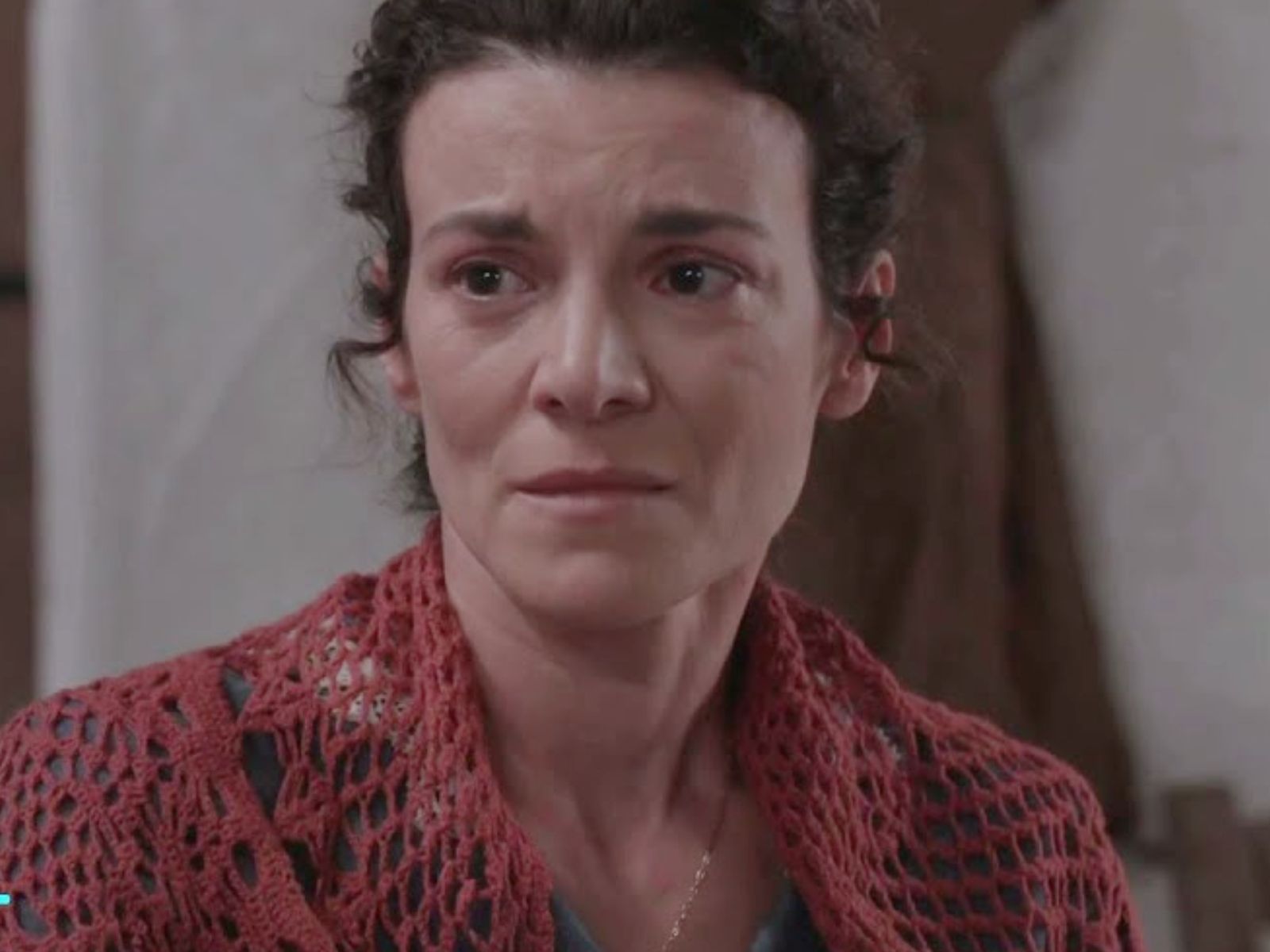 Grand Hotel : Η Θεώνη πηγαίνει στην αστυνομία και ζητά την ακύρωση του γάμου της με τον Ιάκωβο