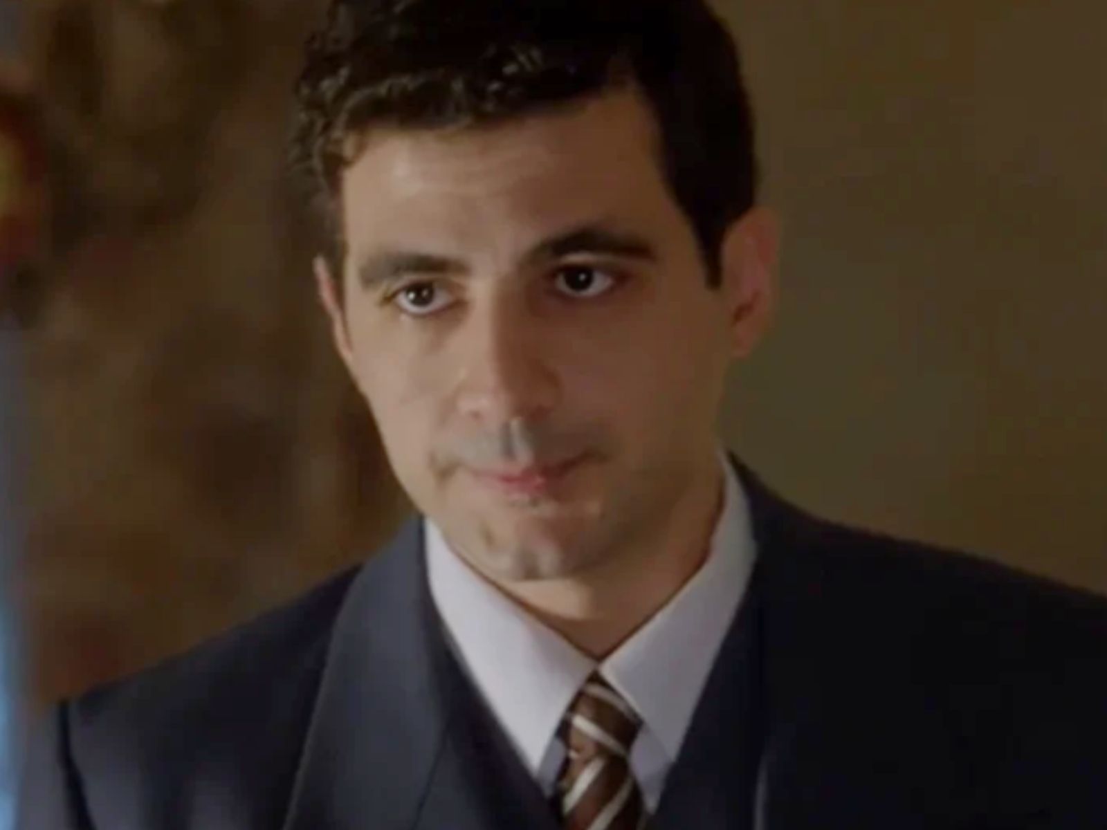 Άγιος έρωτας: Καλύτερα να το λήξουμε – Την χωρίζει και την αφήνει σύξυλη