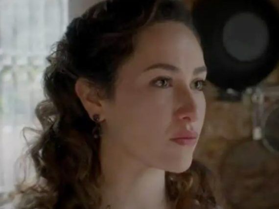 Άγιος έρωτας: Η Σοφία ρίχνει από το παράθυρο την Αναστασία