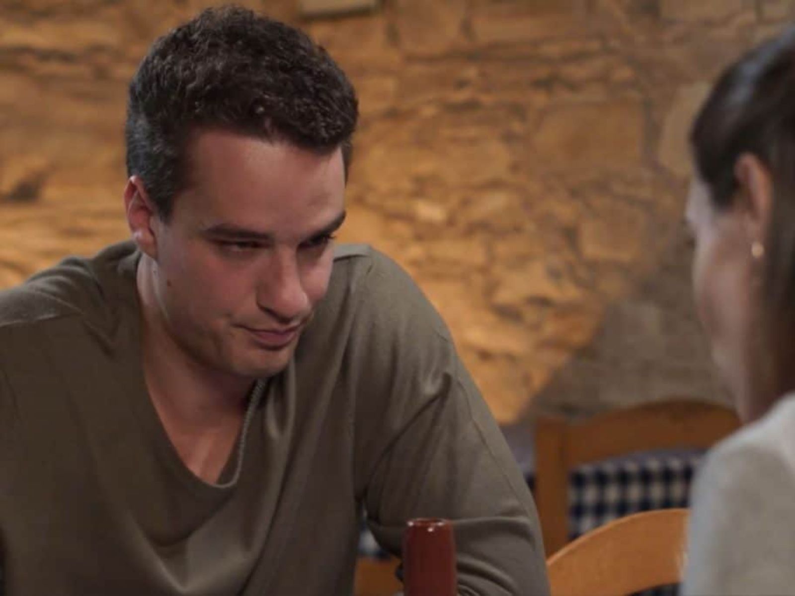 Η Γη της Ελιάς : Ο Δραματικός θάνατος της Αρετής φέρνει πίσω τον Στέφανο για να μπορέσει να στηρίξει τη Βασιλική