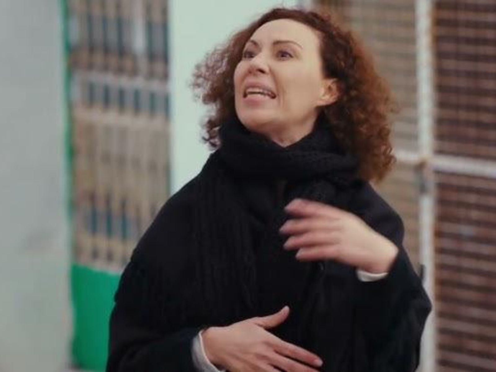 Η Γη της Ελιάς : είσαι χαρτοπαίχτης και ρεμάλι- Η Αρετή κάνει ρεζίλι τον Στάθη