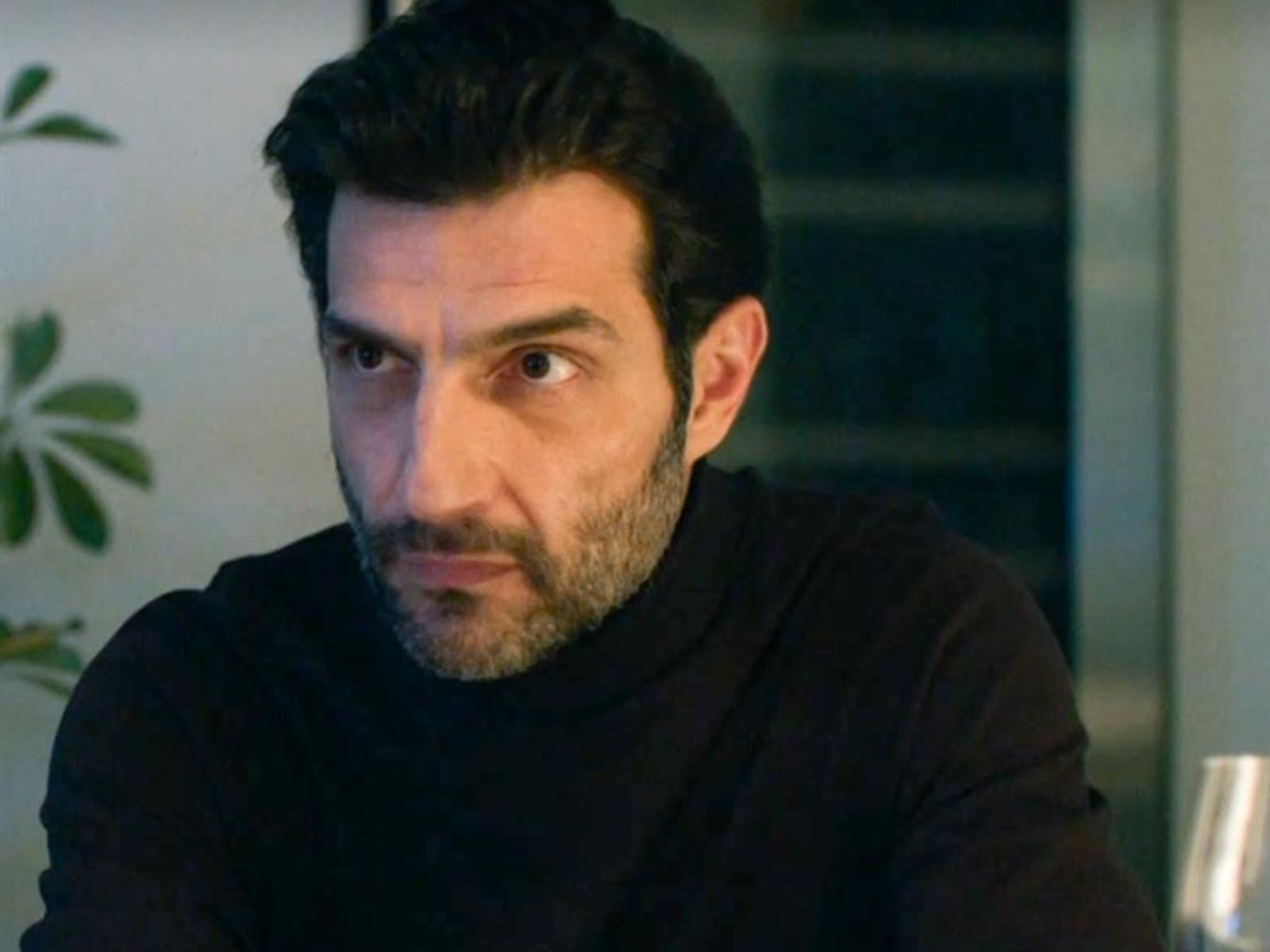 Παιχνίδια Εκδίκησης: Αλλάζει τακτική και αποφασίζει να διεκδικήσει ξανά τη Μαρίνα