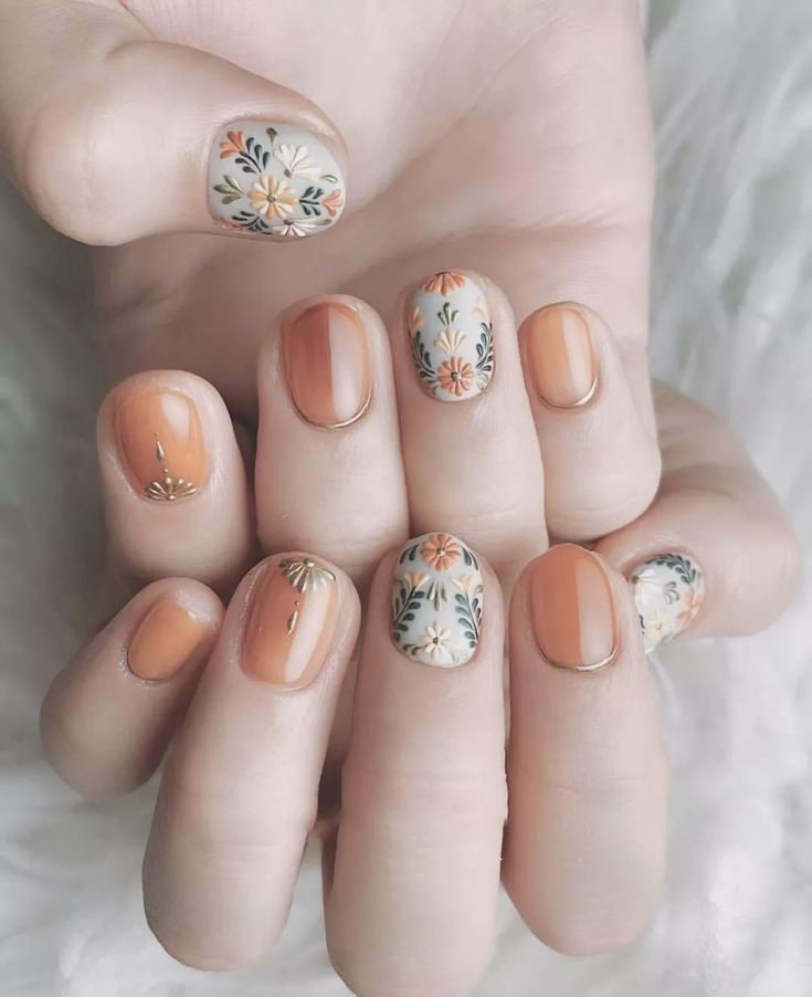 Spring Boho Nails: Ανανέωσε το μανικιούρ σου με τον πιο trendy και ethnic σχέδια