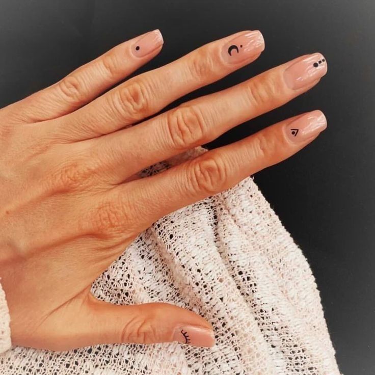 Spring Boho Nails: Ανανέωσε το μανικιούρ σου με τον πιο trendy και ethnic σχέδια