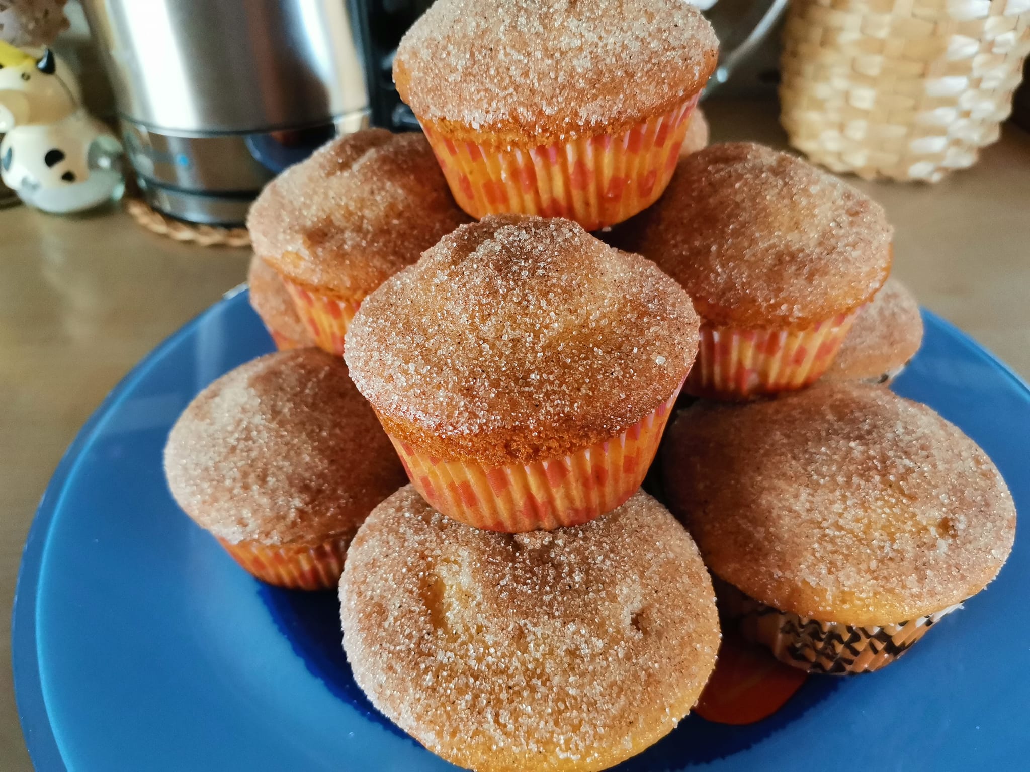 Αφράτα muffins με μαρμελάδα για πρωινό