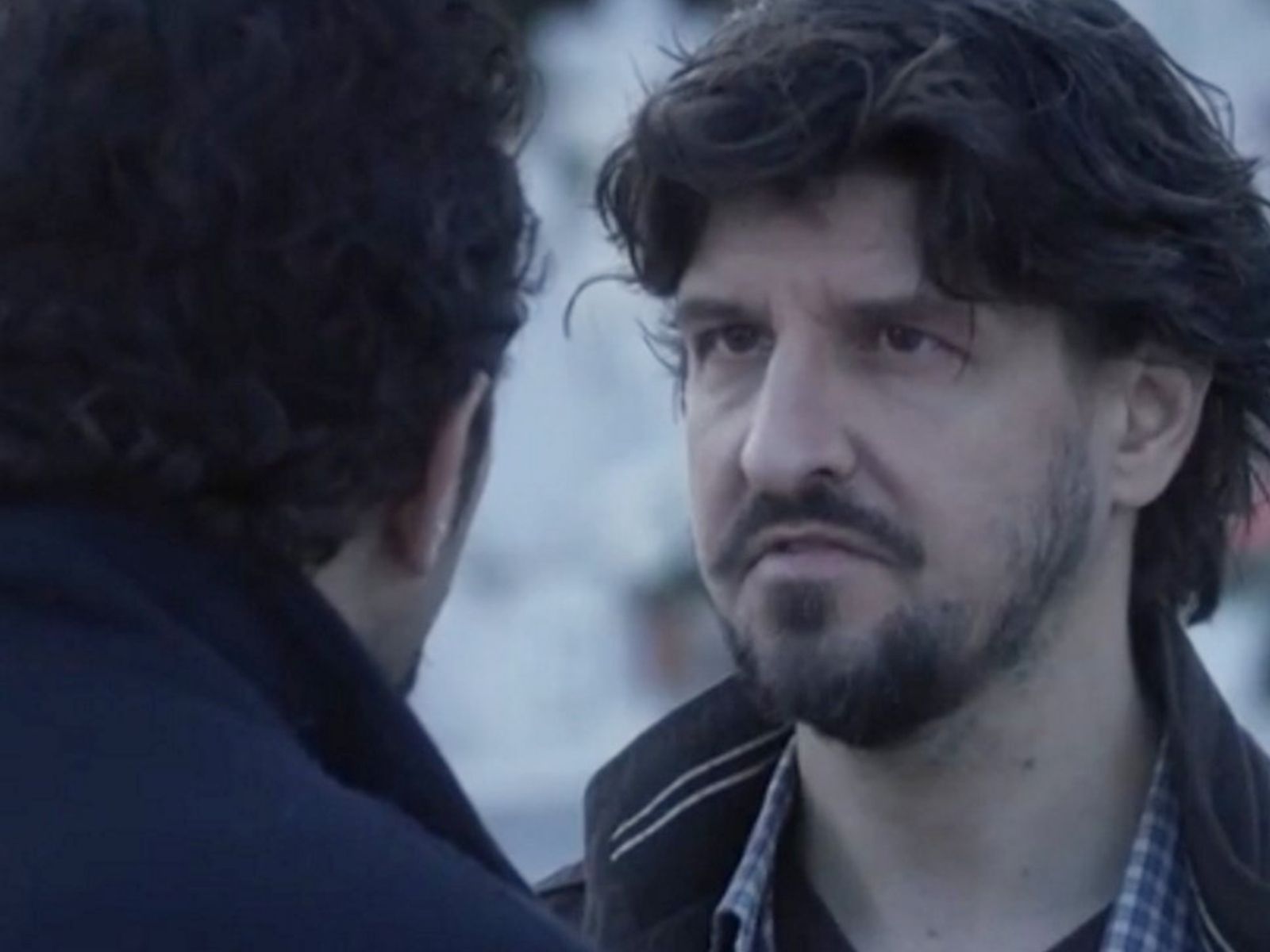 Διάφανη Αγάπη: Ο Ιάσoνας οδηγείται στο Αστυνομικό Τμήμα και ανακρίνεται για τη δολοφονία του Ραγκούση,