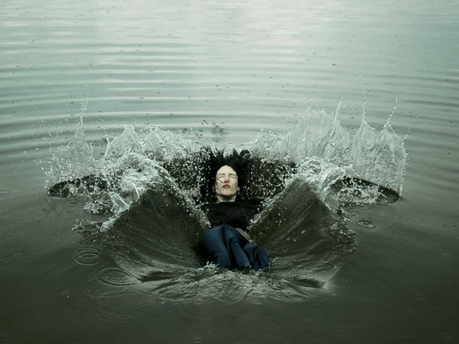 Δραματικός ο Απρίλιος 2025 για 4 ζώδια- Μυστικά και χωρισμοί έρχονται στο προσκήνιο