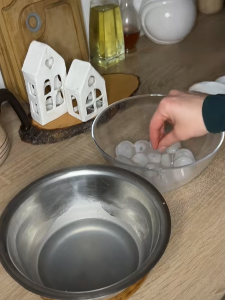 Φέρε την Άνοιξη στο σπίτι φτιάχνοντας DIY φυτό εσωτερικού χώρου με κλαδιά και λιωμένο κερί