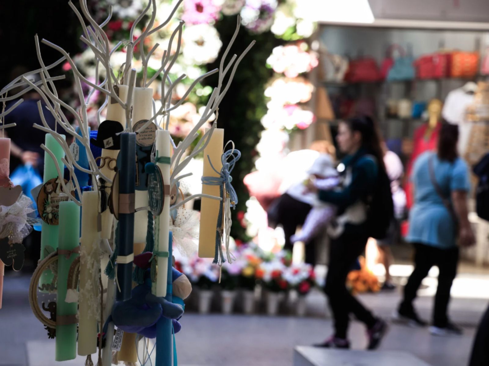 Πάσχα 2025: Το εορταστικό ωράριο λειτουργίας των καταστημάτων στην Αθήνα