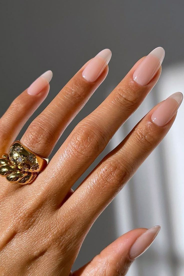 Naked nails: Η νέα Nude επανάσταση για φυσικά νύχια με κομψότητα