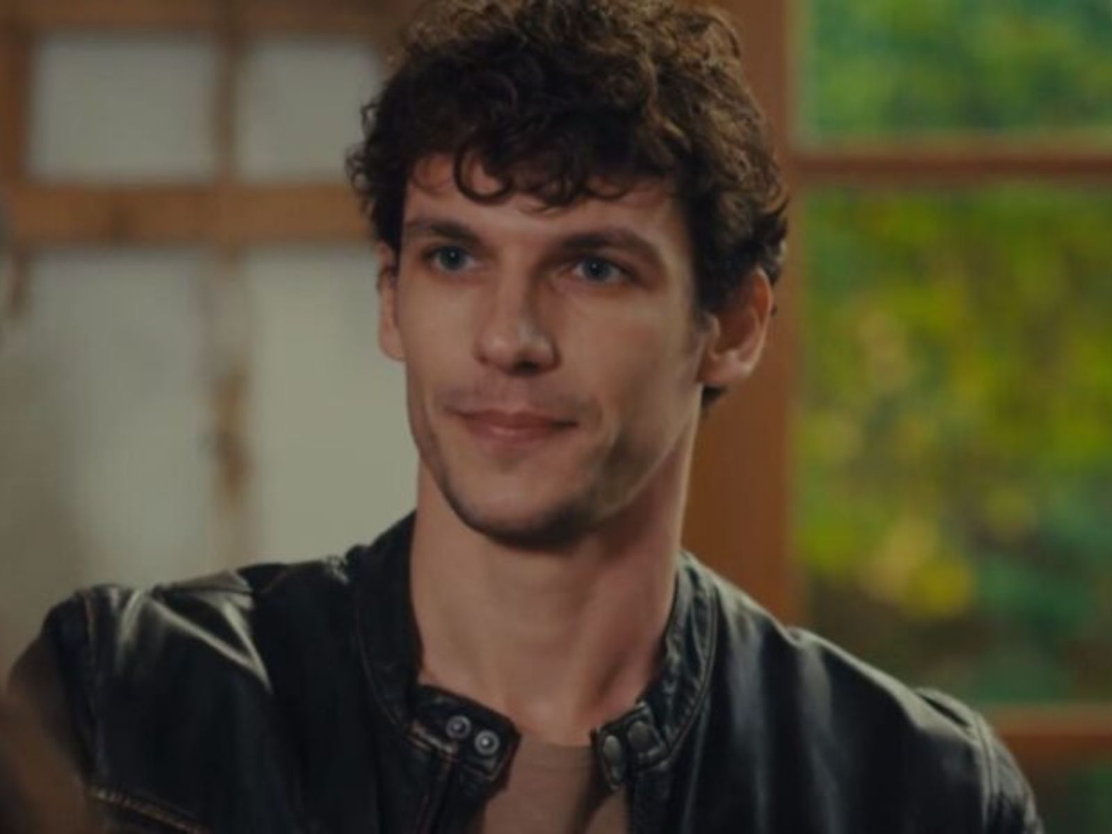 Η Γη της Ελιάς: Αυτή είναι η Κατερίνα που έρχεται στη Μάνη και φέρνει τα πάνω κάτω