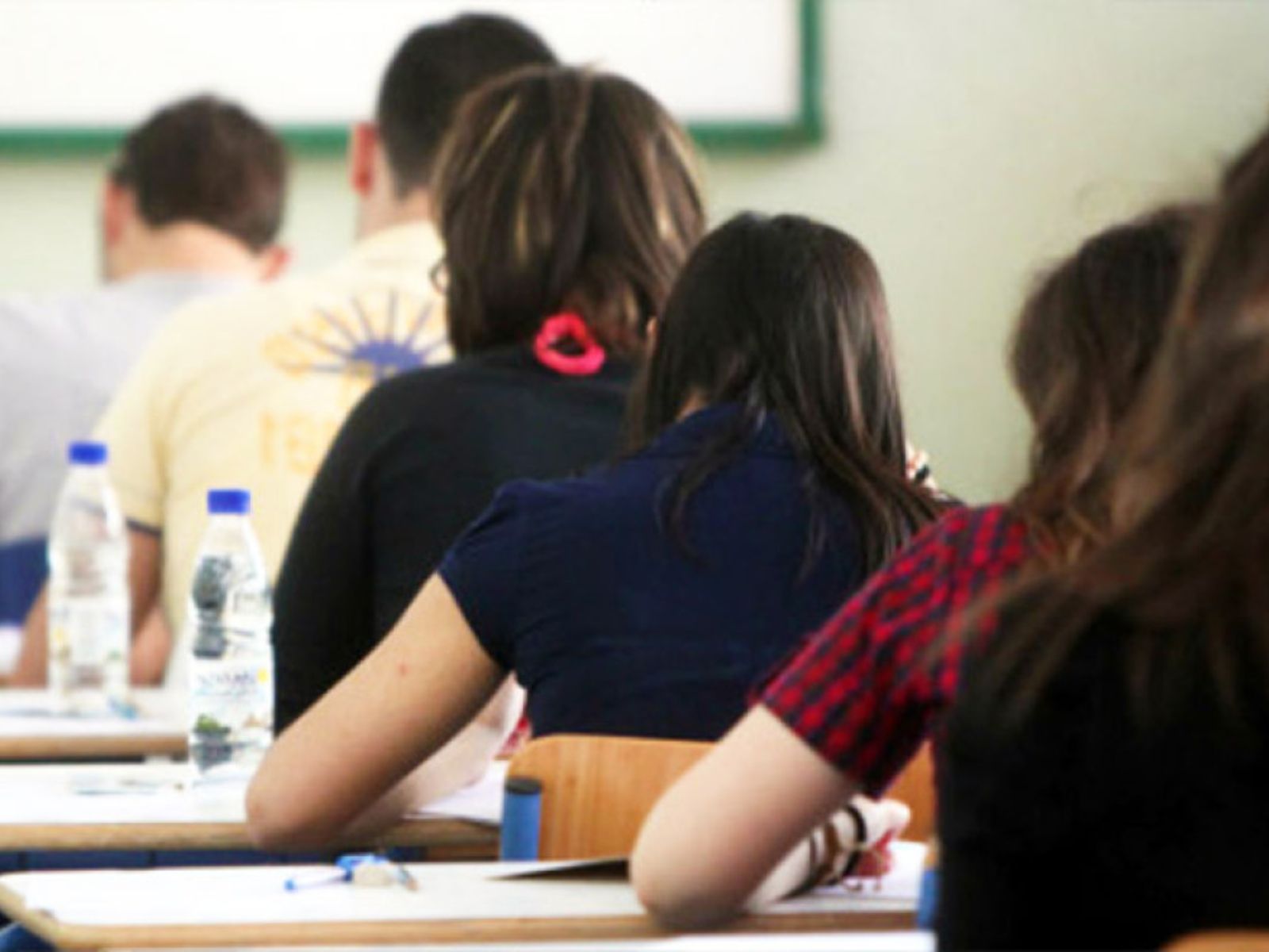 Γυμνάσια και Λύκεια: “Κόβονται” δύο διδακτικές ώρες αύριο – Η Ανακοίνωση της Υπουργού Παιδείας