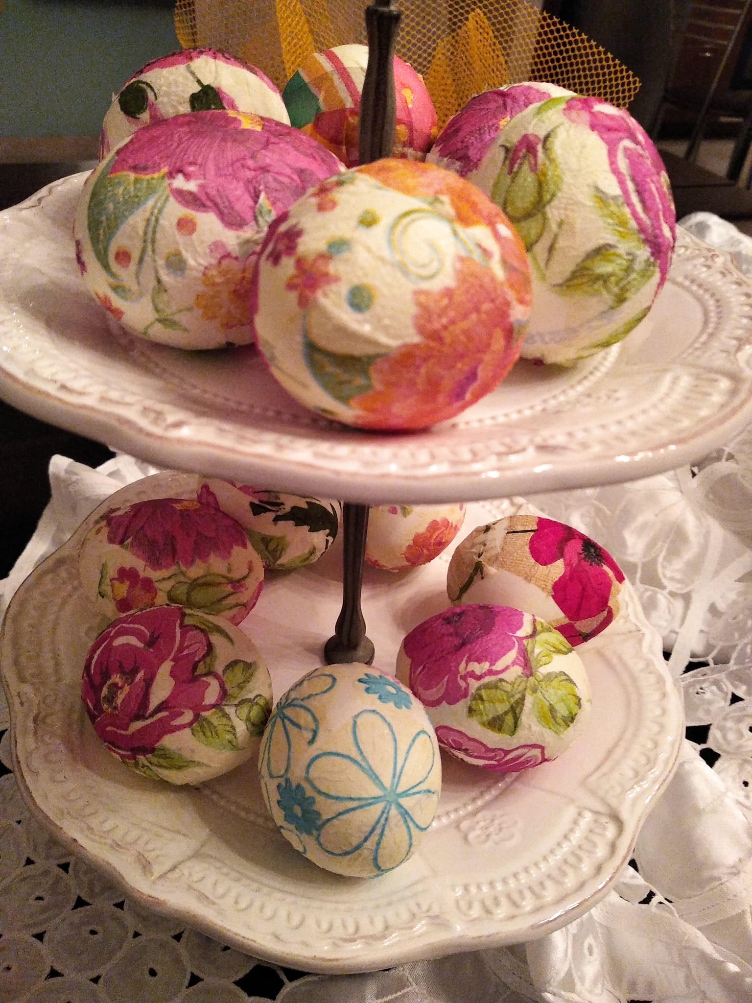 Πασχαλινά αυγά με μέθοδο ντεκουπάζ στο φούρνο