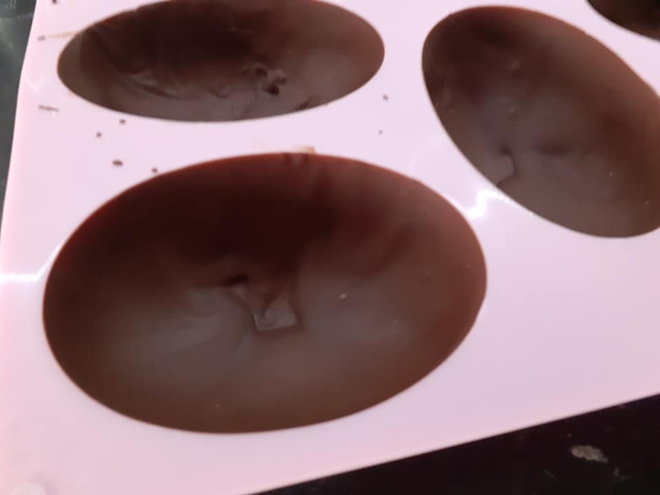 Πασχαλινά σοκολατένια αυγά με μόλις 1 υλικό