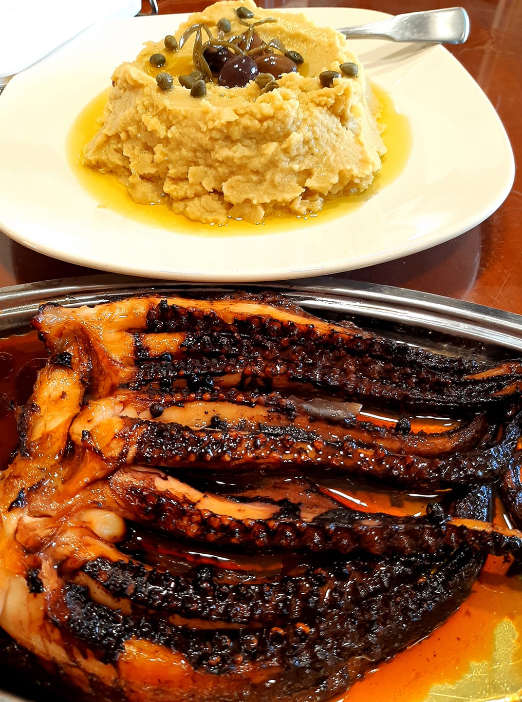 Σκορδάτο χταπόδι στη λαδόκολλα