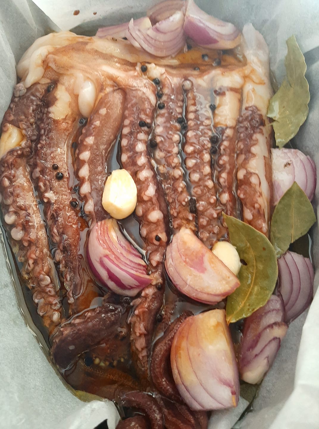 Σκορδάτο χταπόδι στη λαδόκολλα