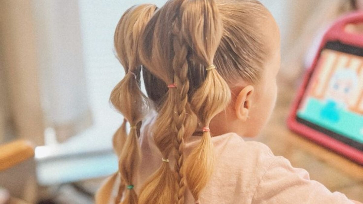 Εύκολα Χτενίσματα για κοριτσάκια για την Παρέλαση της 25ης Μαρτίου