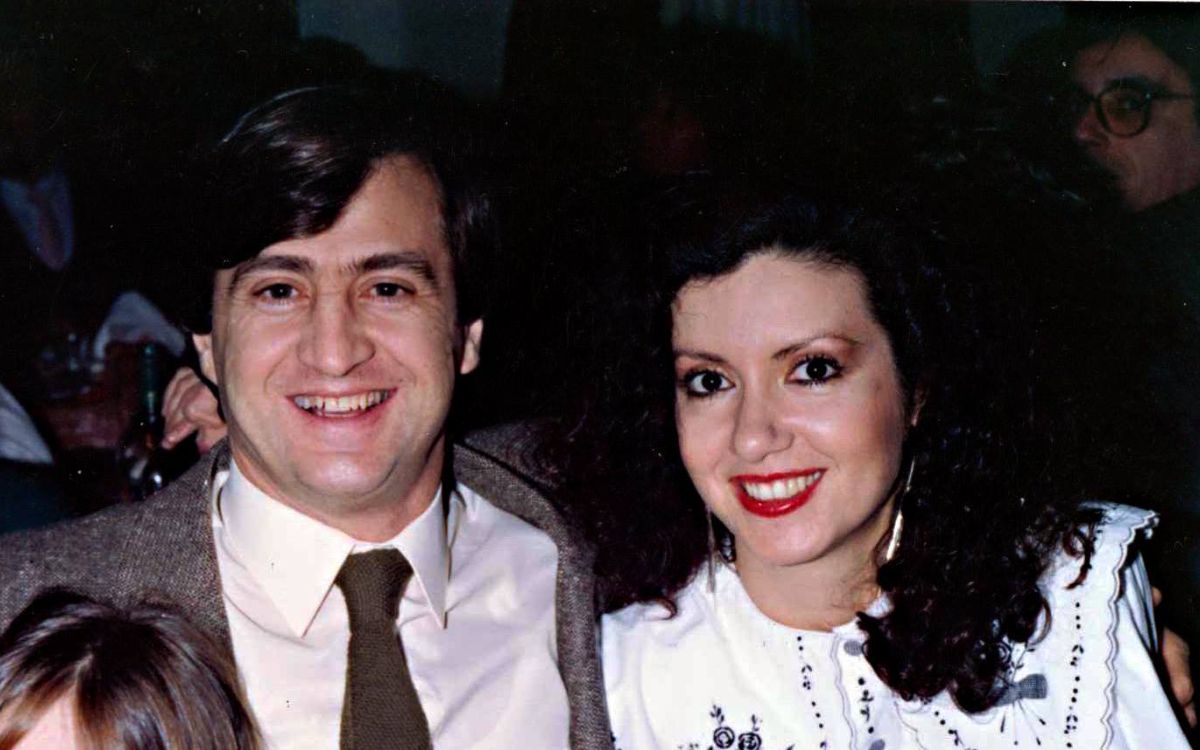 Πώς είναι σήμερα ο Σωτήρης Τζεβελέκος με την γυναίκα του Έφη Θεοχάρη που έγραψαν ιστορία την εποχή της βιντεοκασέτας