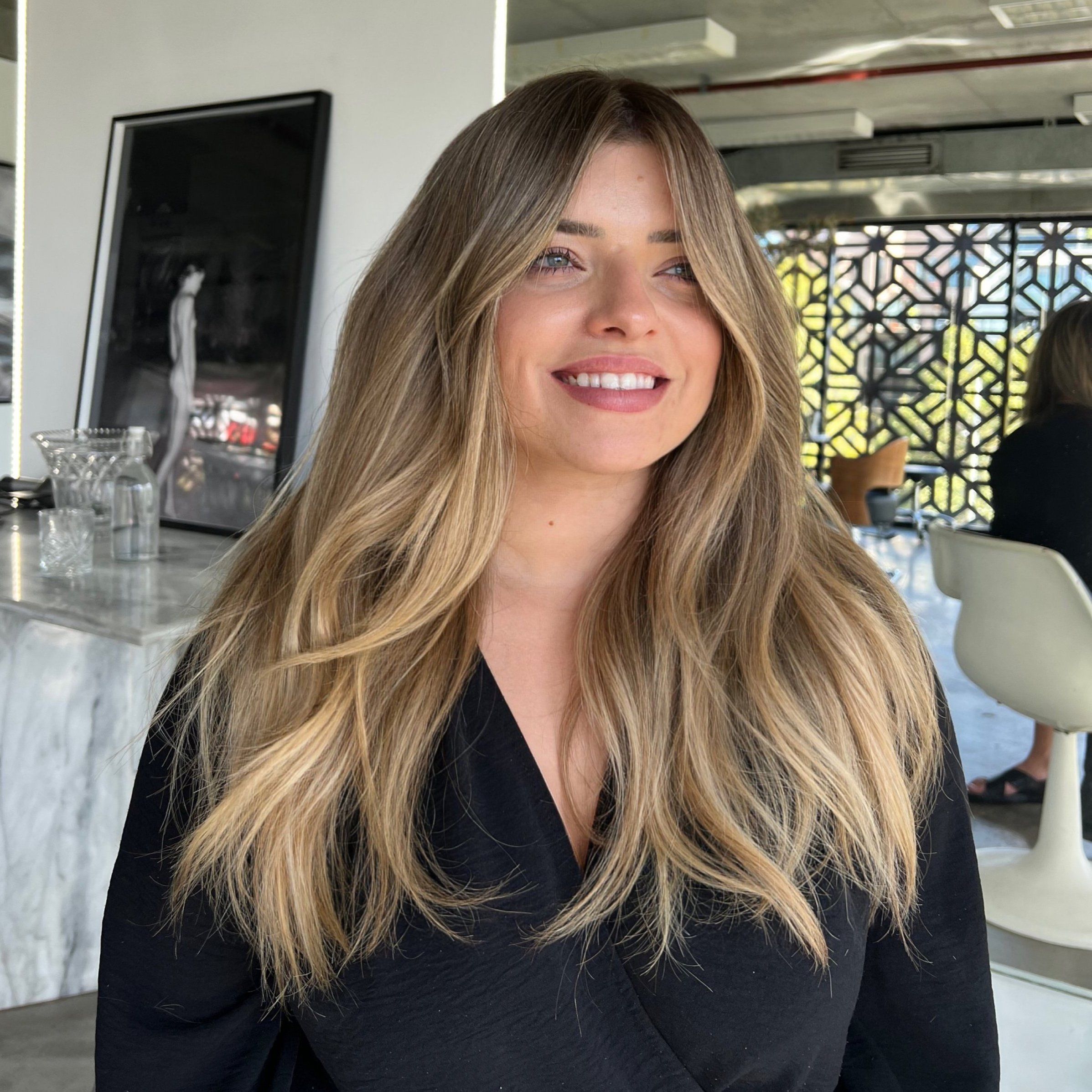 Eco blonde: Η τεχνική για ξανθό μαλλί αν δεν θες να βάφεις συνέχεια τη ρίζα σου