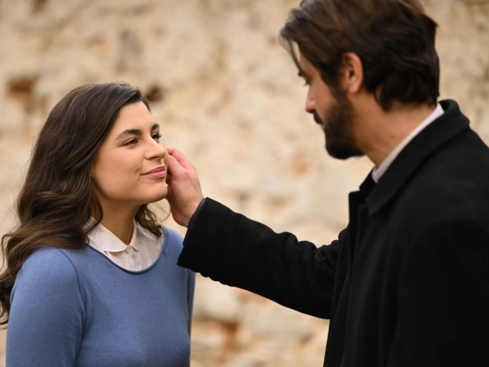 Άγιος Έρωτας: Η Χλόη σκοτώνει το πατέρα Νικόλαο και μετά αυτοκτονεί