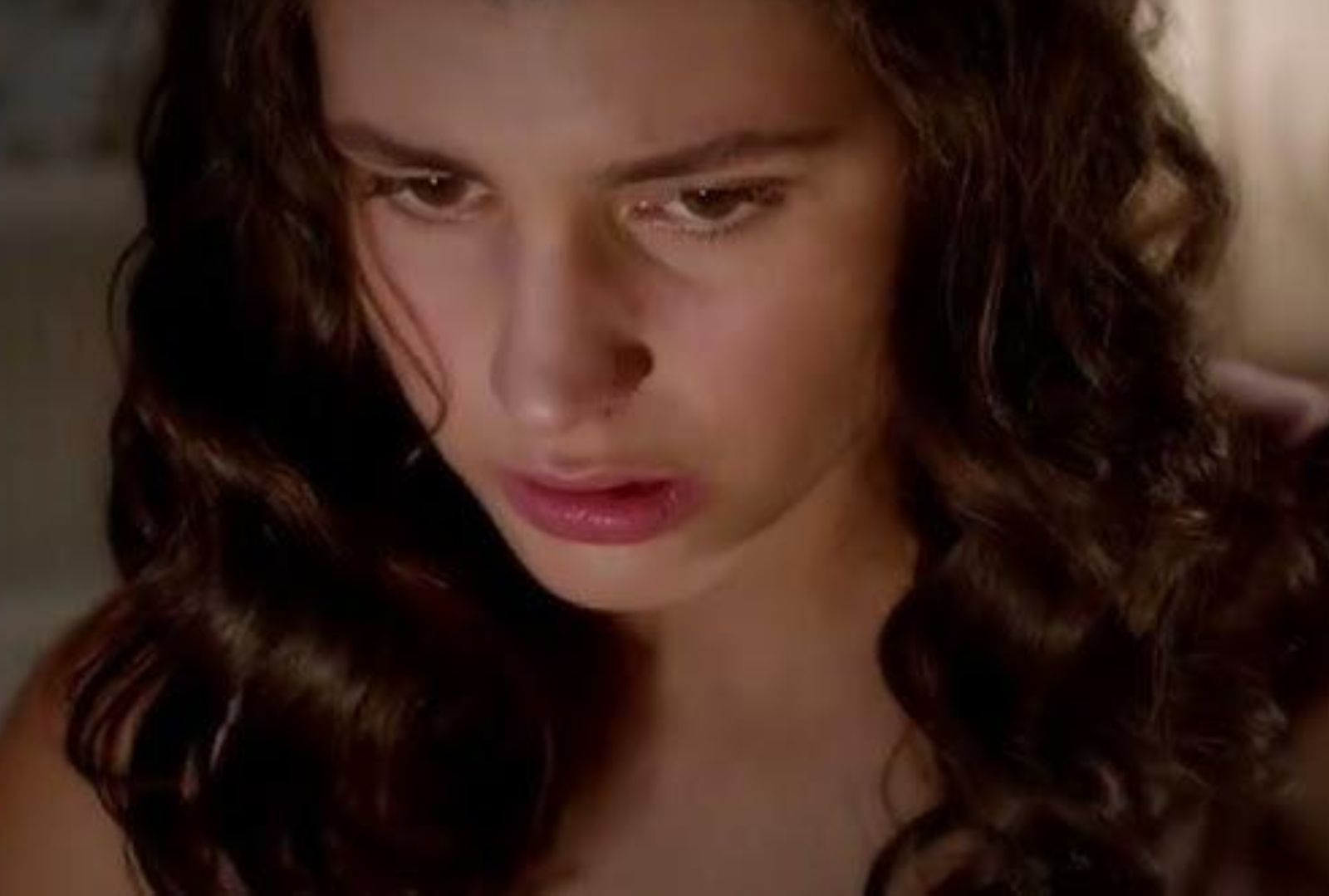 Άγιος έρωτας: Ο θάνατος της Κατρίν ξεκινά την αντίστροφή μέτρηση για το χωρισμό Νικόλαου-Χλόης