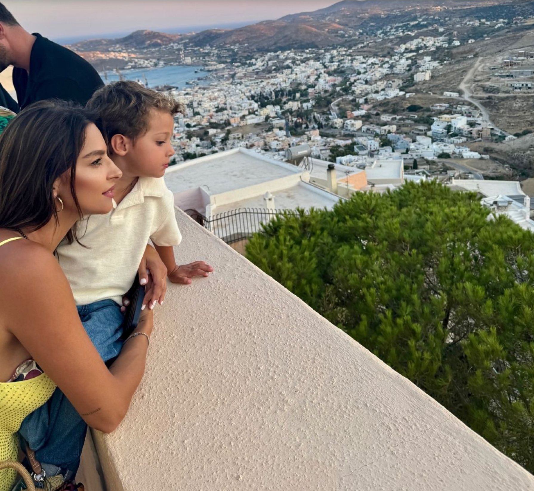 Αθηνά Οικονομάκου: Έστειλε εξώδικο στην Κωνσταντίνα Ευρυπίδου, τη σύντροφο του Μιχόπουλου