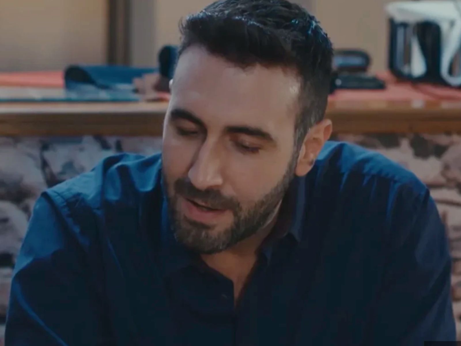 Η Γη της Ελιάς: Εγκαταλείπει γυναίκα και παιδιά και εξαφανίζεται από προσώπου γης