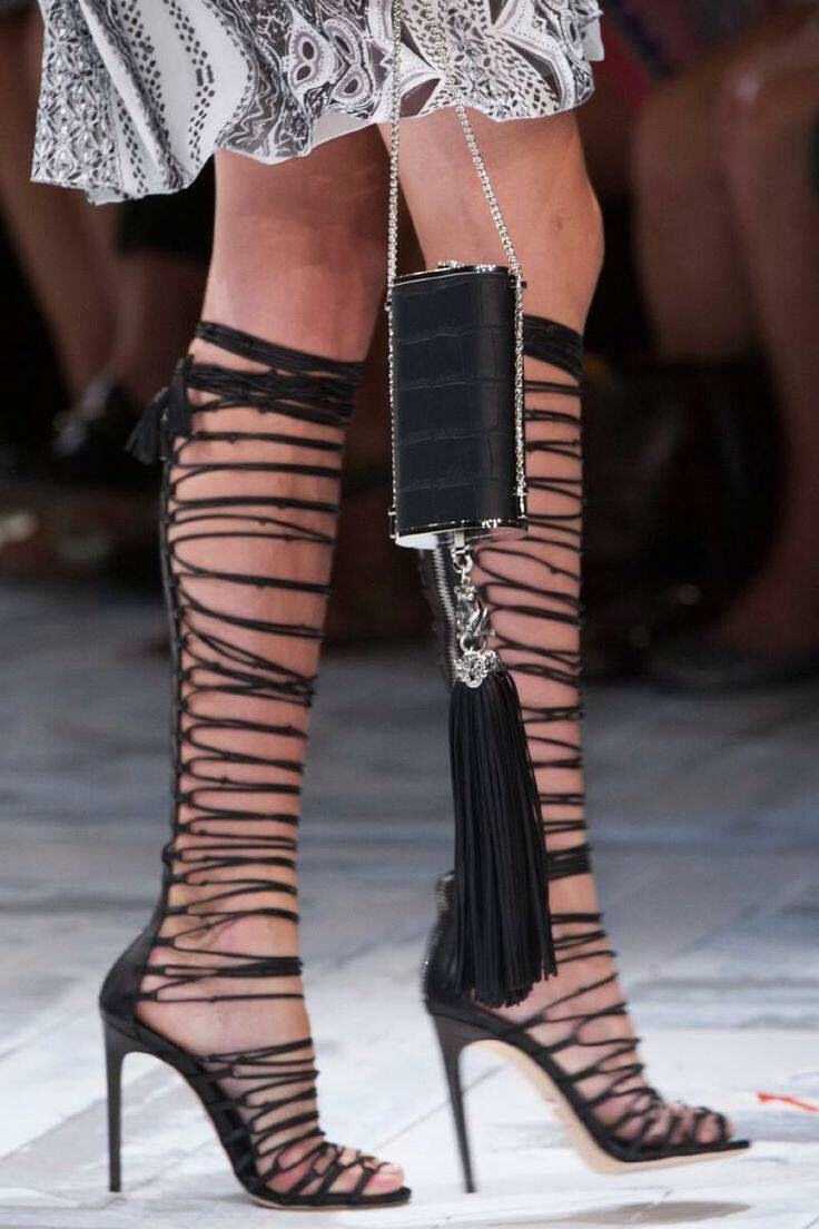 gladiator sandals η απολυτη τάση στα πεδιλα το δφετινό καλοκαιρι που θα φοράτε παντου