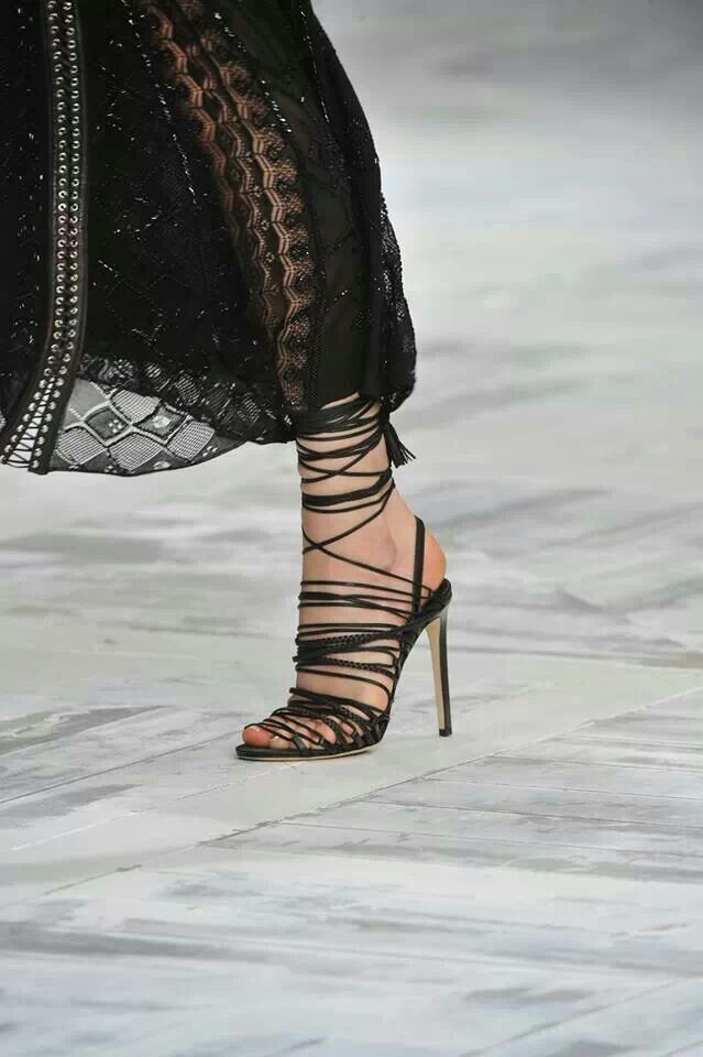 gladiator sandals η απολυτη τάση στα πεδιλα το δφετινό καλοκαιρι που θα φοράτε παντου