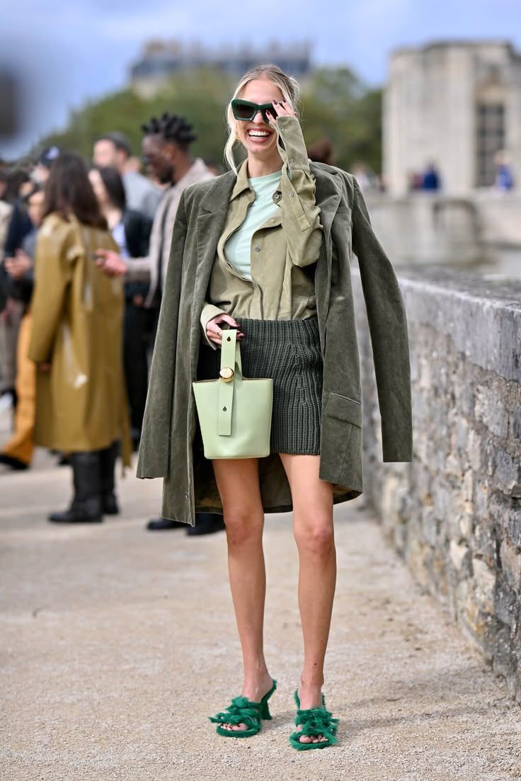 Οι κορυφαίες street style εμφανίσεις των Fashion Weeks για να εμπνευστείς αυτόν τον Απρίλιο