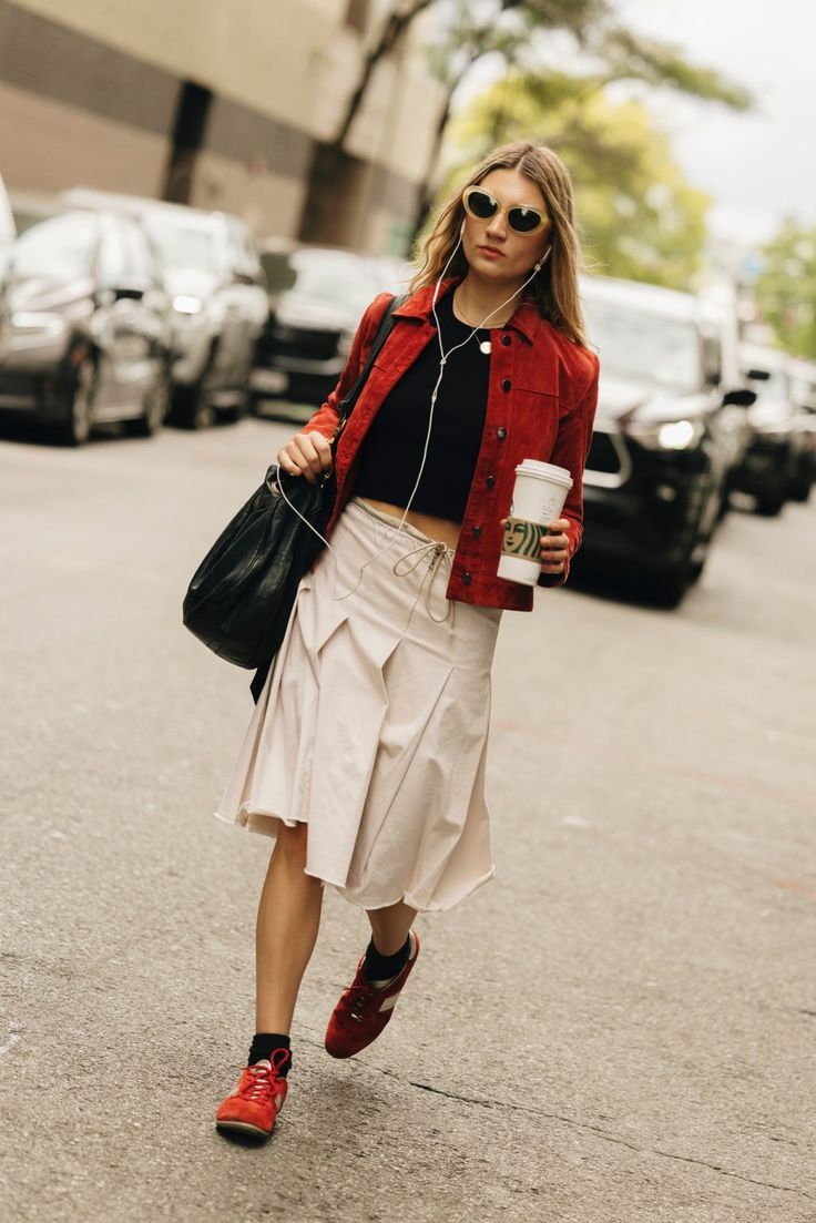 Οι κορυφαίες street style εμφανίσεις των Fashion Weeks για να εμπνευστείς αυτόν τον Απρίλιο