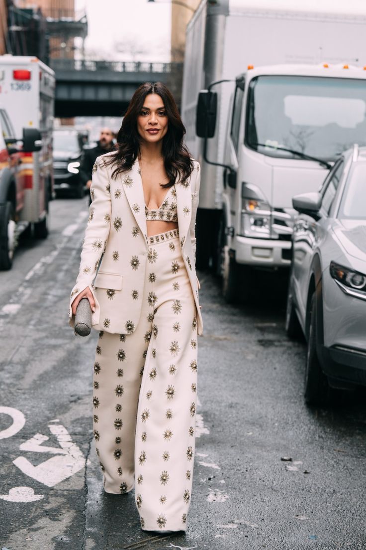 Οι κορυφαίες street style εμφανίσεις των Fashion Weeks για να εμπνευστείς αυτόν τον Απρίλιο