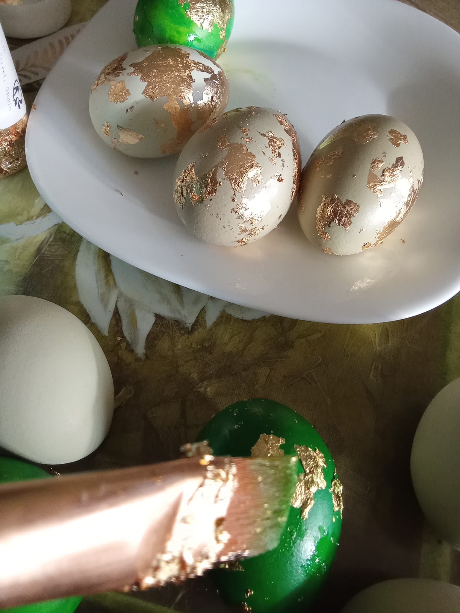 Πασχαλινά αυγά με φύλλα χρυσού