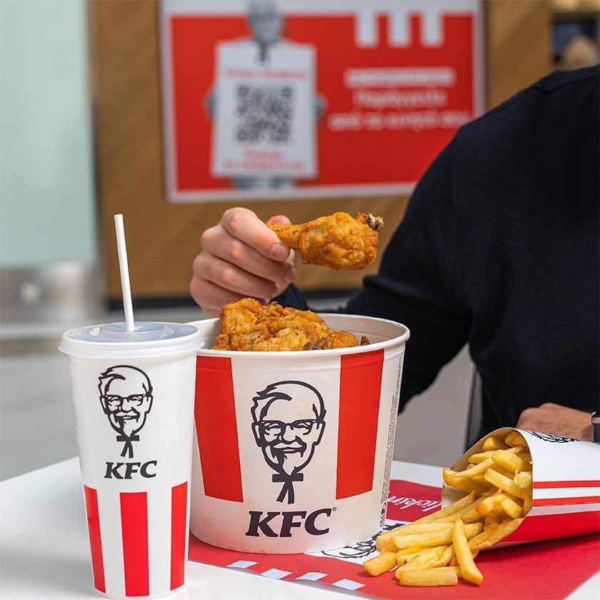 Η KFC έφαγε cancel επειδή τηγανίζει ανθρώπους – Η διαφήμιση που ξεσήκωσε θύελλα αντιδράσεων