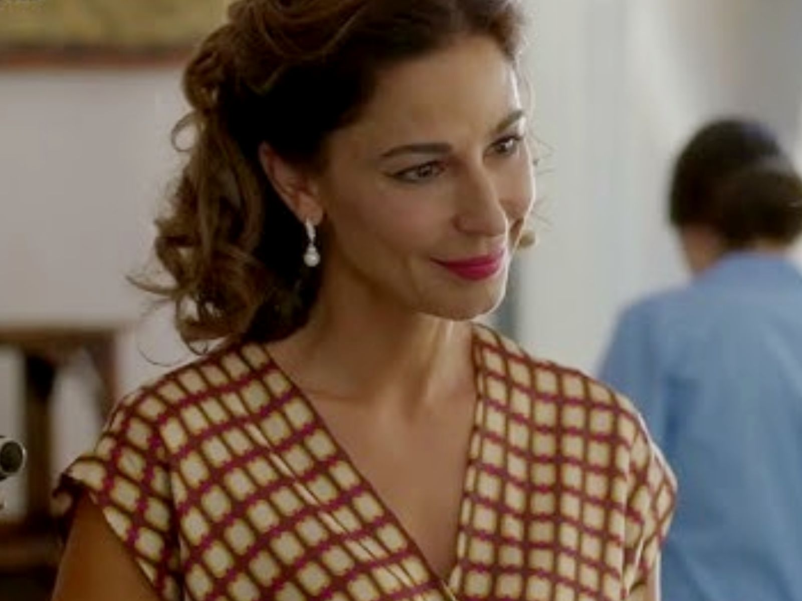 Άγιος Έρωτας: Η Χριστίνα πλησιάζει ερωτικά τον Κωλέτση