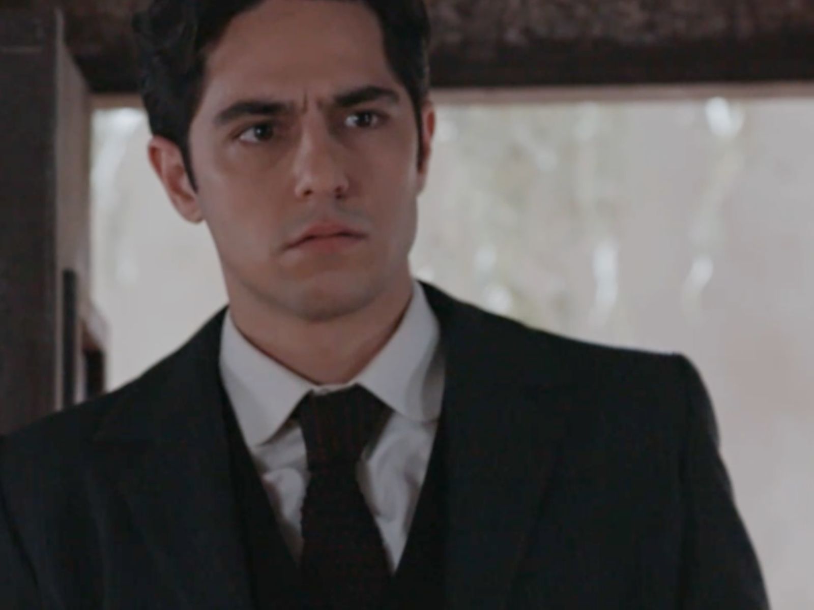 Grand Hotel : Φυλακίζουν τον Νικόλα στο ξενοδοχείο