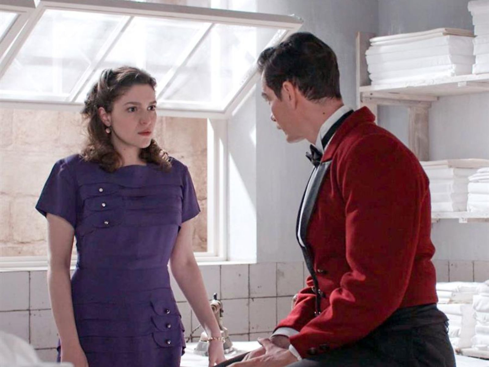 Grand Hotel: Πέτρος – “Αλίκη όσο μένεις με τον Ρήγα κινδυνεύεις”