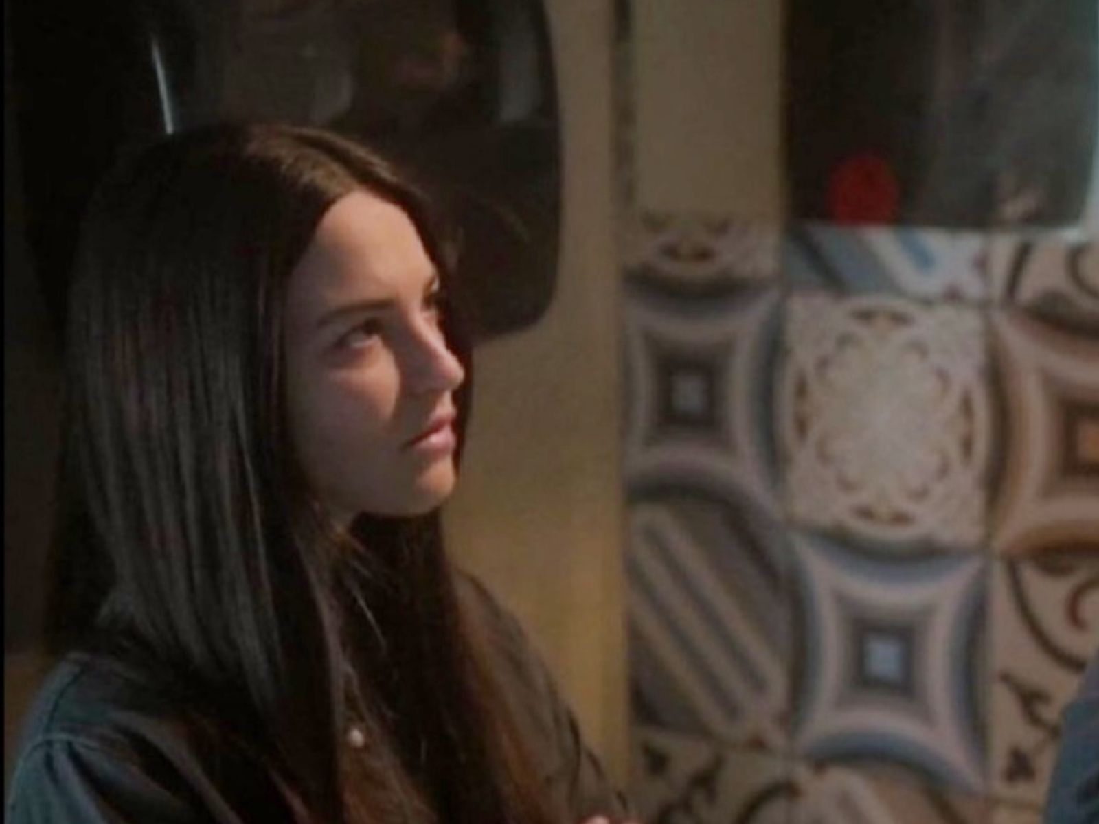 Διαφανή Αγάπη : Η Φωτεινή κρατά τον Στέφανο στον κόσμο των ζωντανών