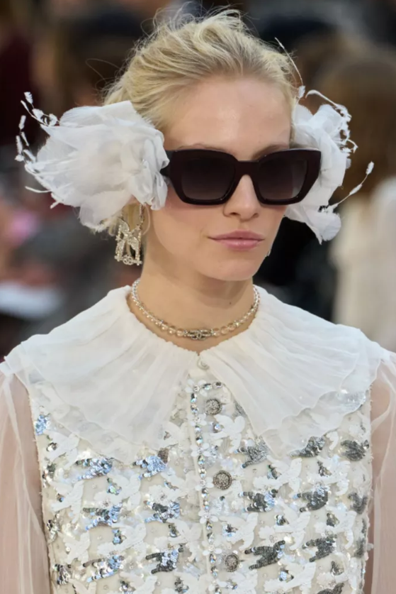 sunglasses trends 2025: Οι κορυφαίες τάσεις στα γυαλια ηλίου για το φετινό καλοκαίρι