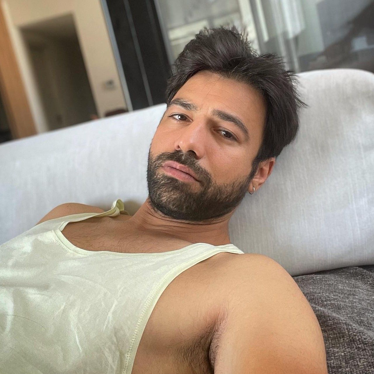 Η Γη της Ελιάς: Ο Ανδρεάς Γεωργίου εισβάλει στη σειρά ως Στέφανος Σαραντάκος – Ο ρόλος του