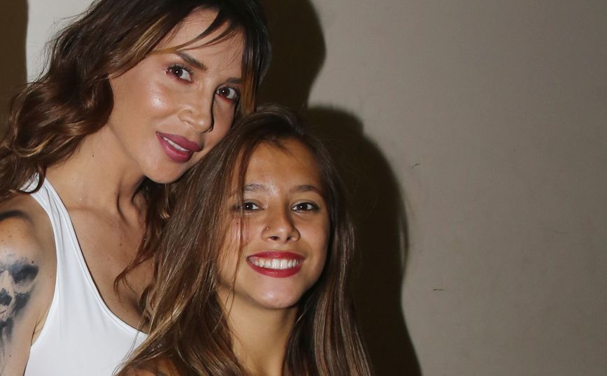 Η κόρη της Πάολα έγινε 22 και είναι φτυστή η μητέρα της – Γιόρτασε τα γενέθλιά της με τον μπαμπά της